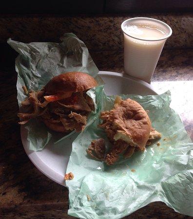 Los Sanduches de Dona Piedad